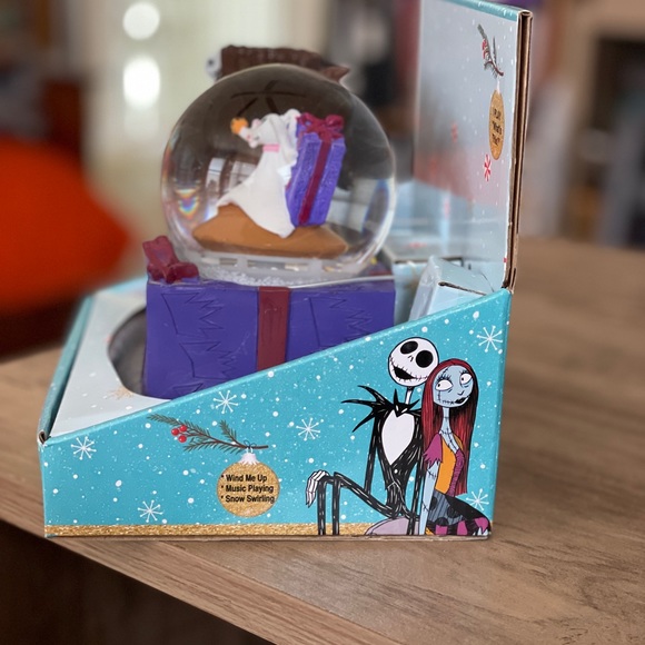 Disney Holiday Nightmare Before Christmas Jack Zero Snow Globe